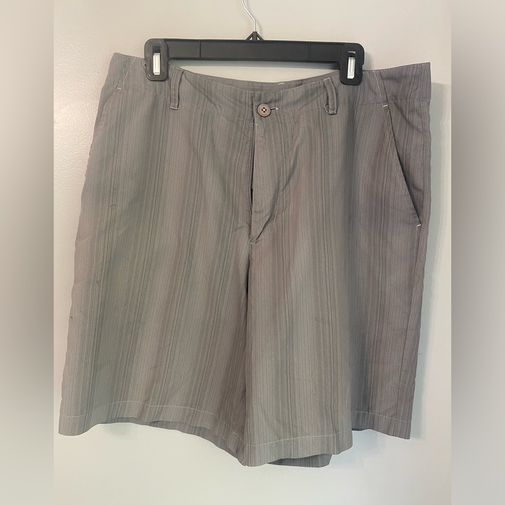 Men's Under Armour Shorts- Golf Shorts